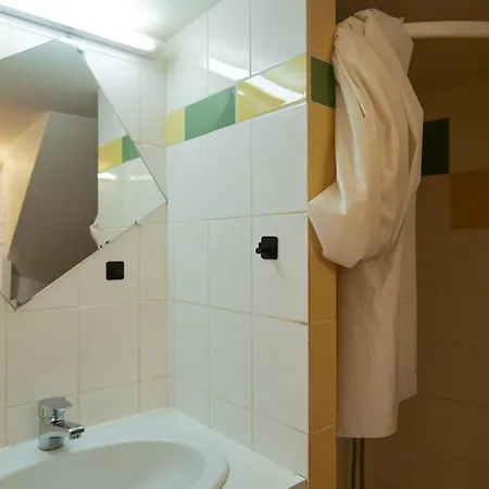 Cozy Sur 2 Niveaux - 2 A 4 Personnes * Angers